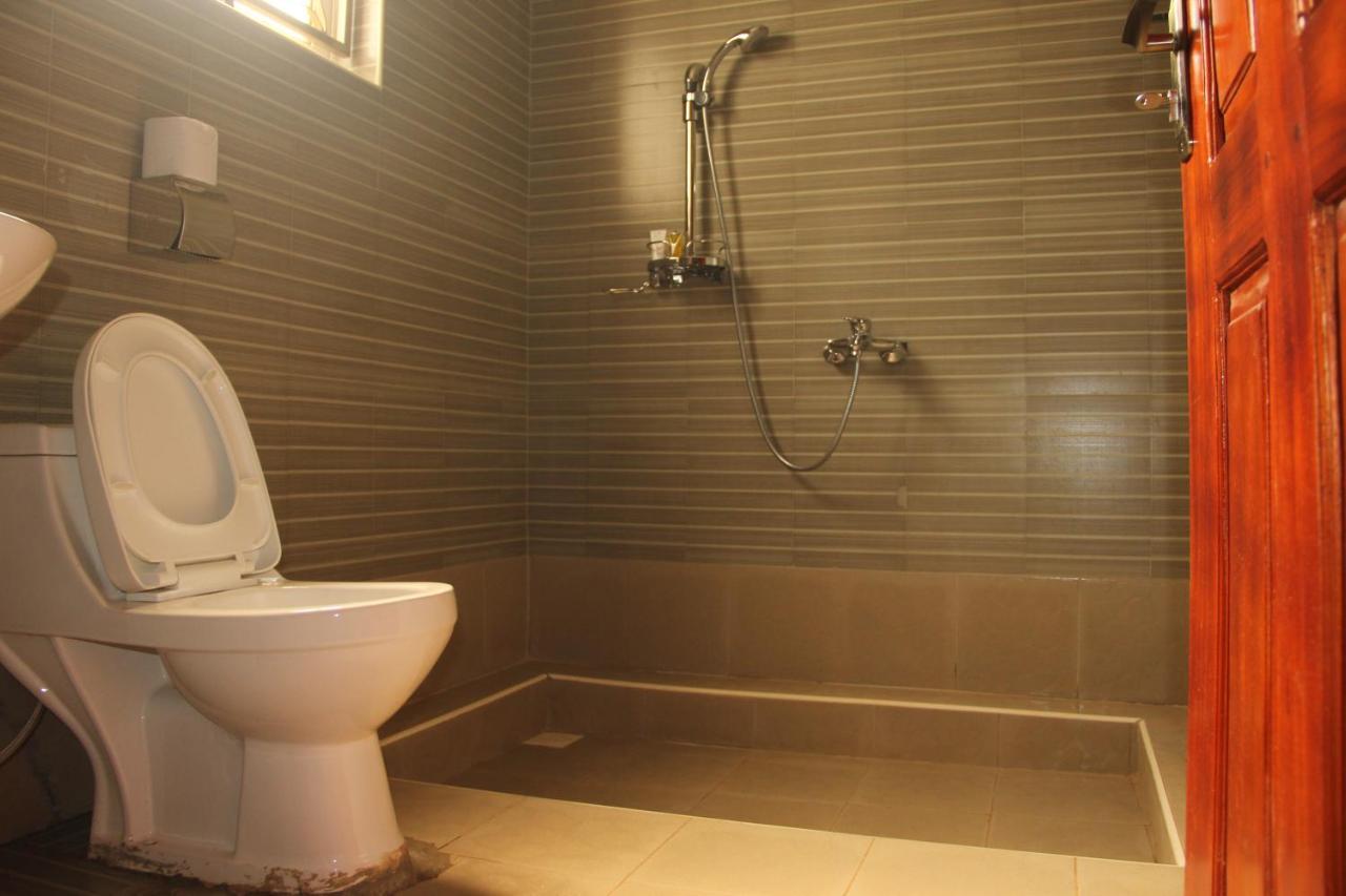 Saltek Forest Cottages Masindi Екстериор снимка
