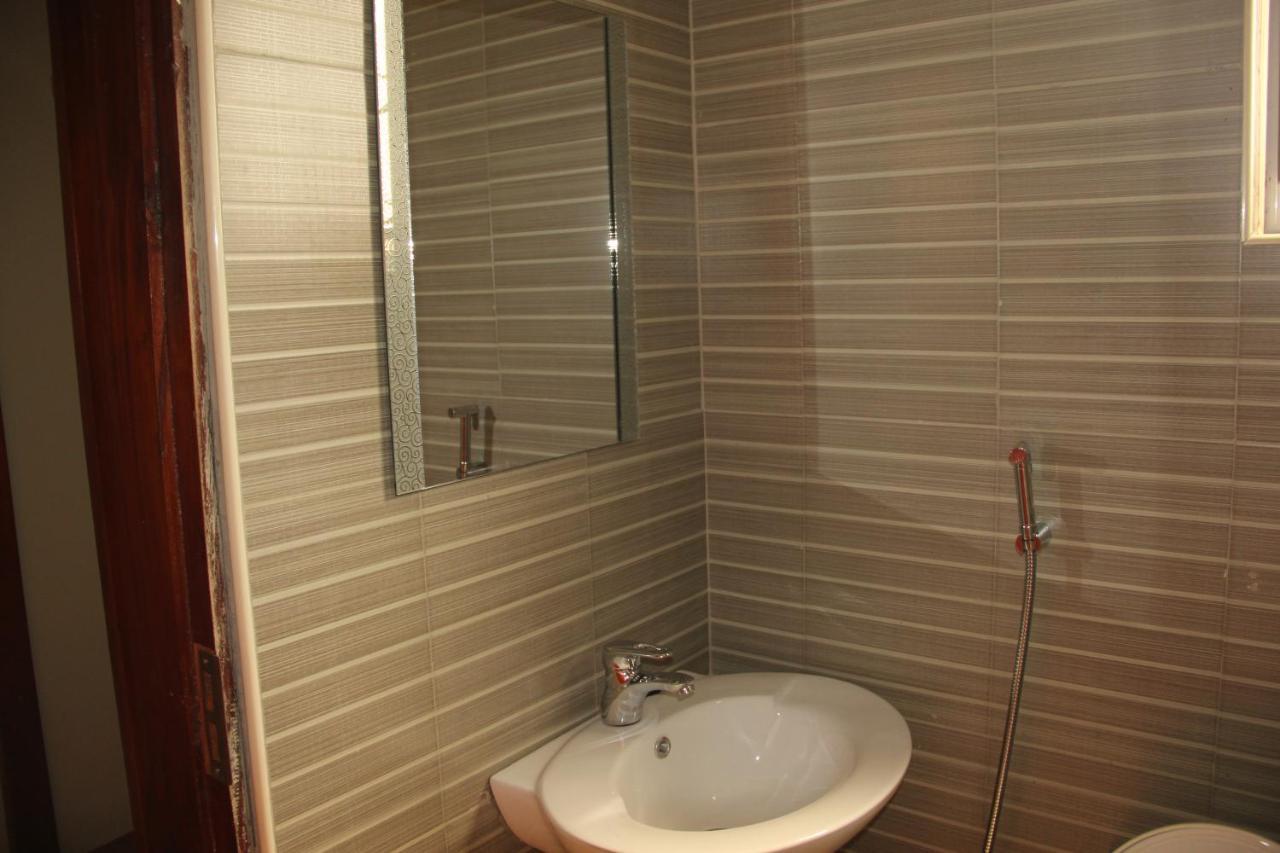 Saltek Forest Cottages Masindi Екстериор снимка